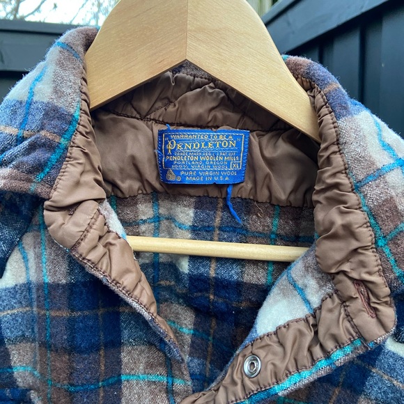 Vintage Pendleton wool button up shirt - Picture 3 of 6